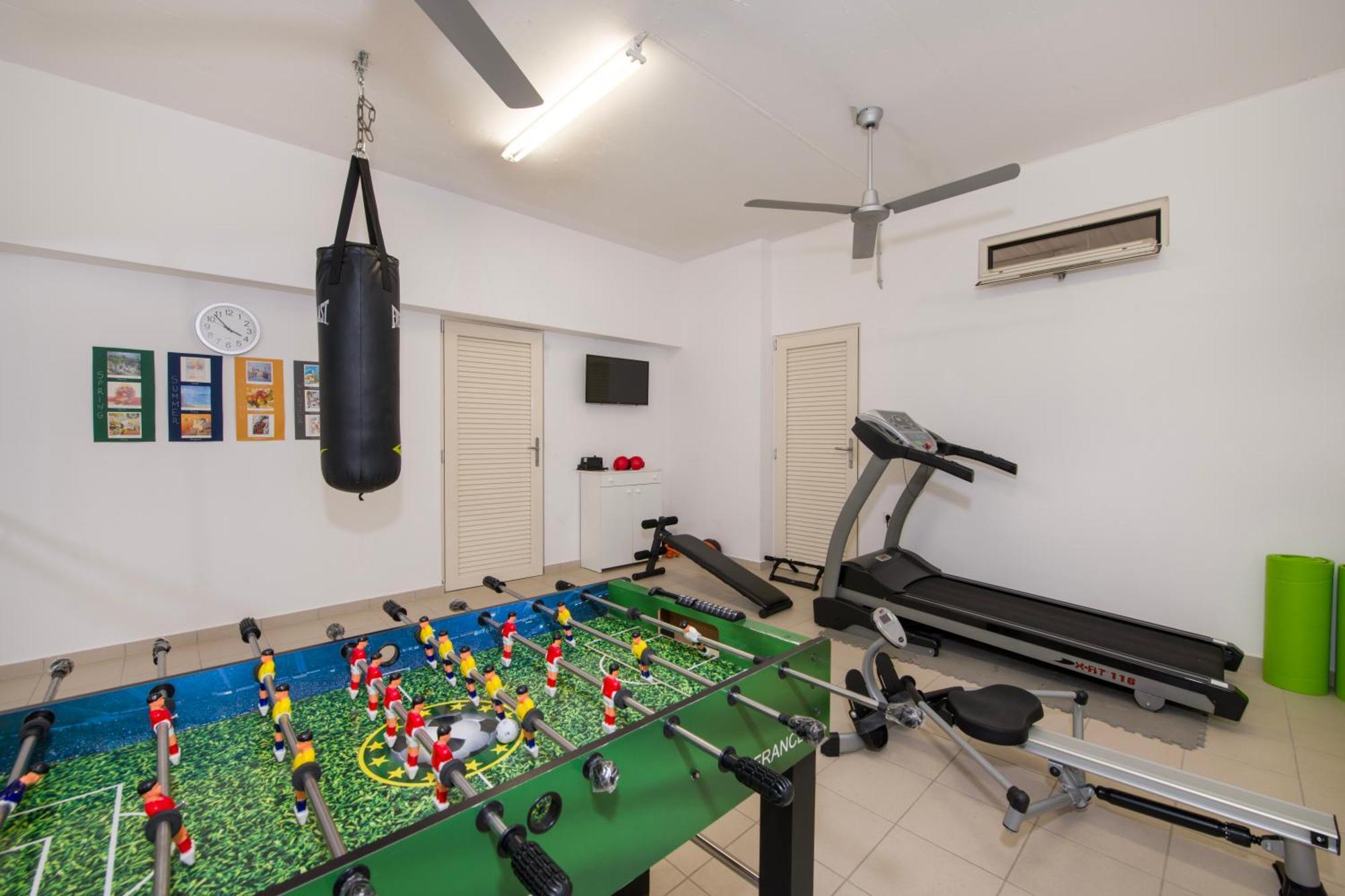 Four Seasons Private Villa - Seaview - Big Heated Pool - Gym - Sport Activities Gúvesz Kültér fotó